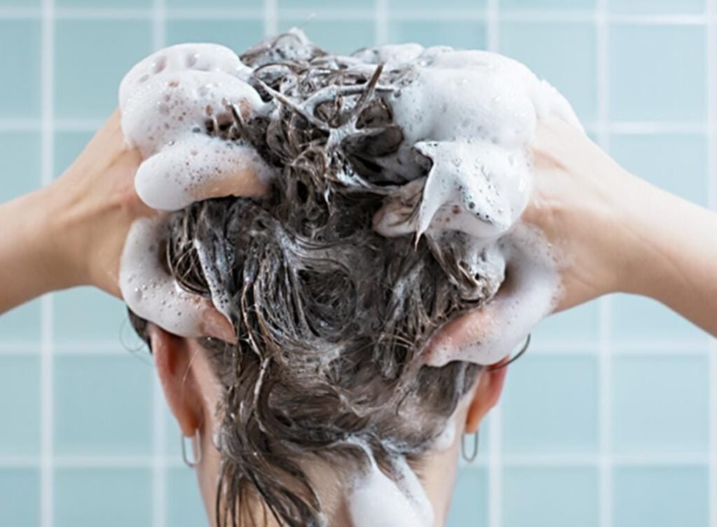 how to moisturize the hair